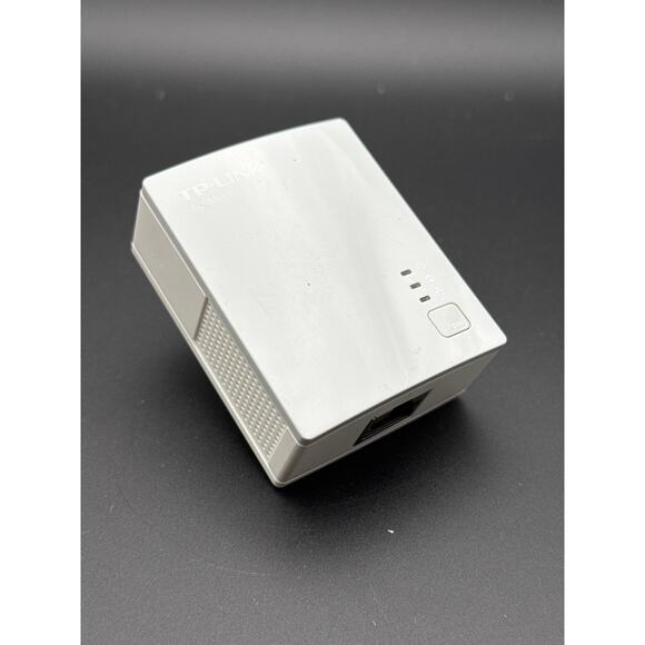 TP-Link 500Mbps Powerline Ethernet Adapter Model TL-PA4010 AV500 Set of 2 - Picture 2 of 4